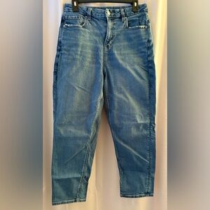 American Eagle Women’s Straight Leg Denim Jeans w/Distress Pocket Hems; Size 8